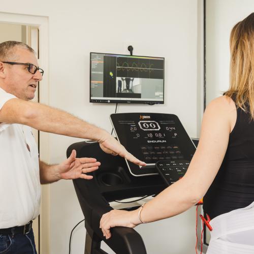 Selon la prescription, conseil à la marche.