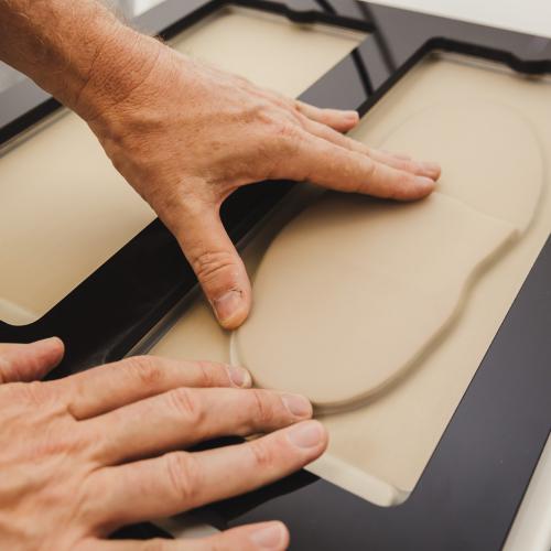 Etape du thermosoudage du module (densité variable).